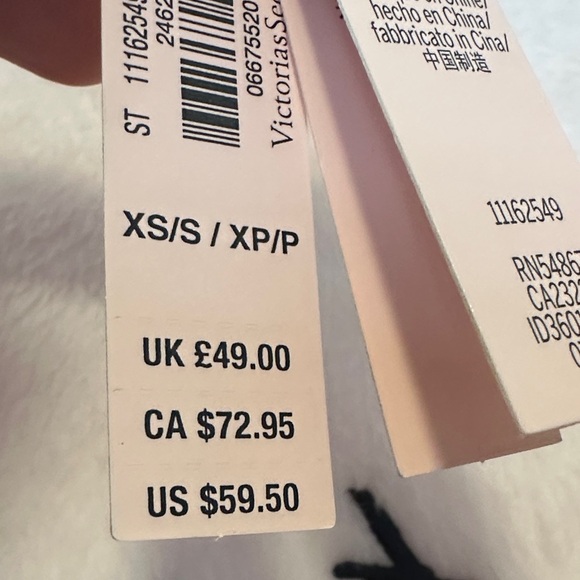 BNWT Victoria's Secret Soft Pink Robe - Picture 3 of 3